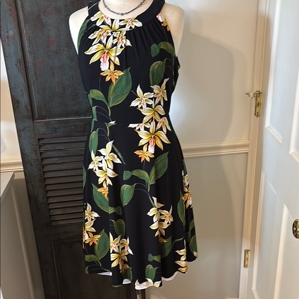 EUC!🌺 TOMMY HILFIGER TROPICAL FLORAL FIT AND FLARE DRESS W/ FAUX HALTER NECKLINE